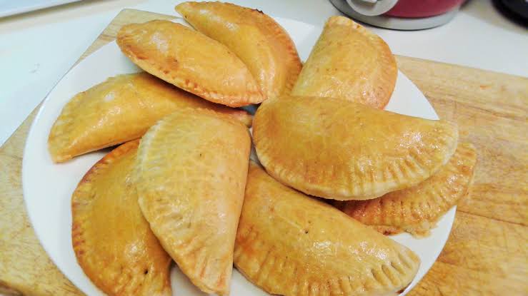 Meat Pie (SNACKS AND CONFECTIONERIES)