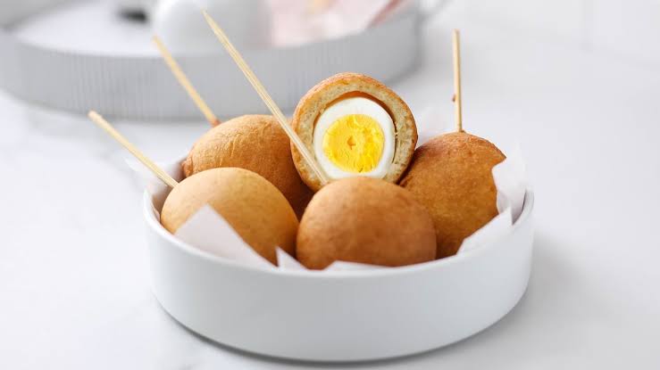 Egg Roll (SNACKS AND CONFECTIONERIES)